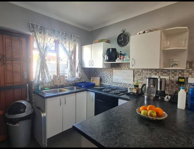 3 BEDROOM HOUSE FOR SALE IN ADMIRALS PARK